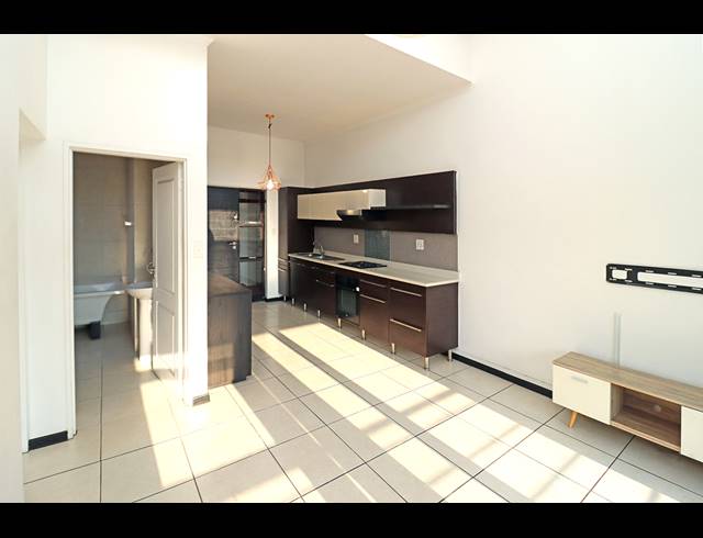1 BEDROOM APARTMENT FOR SALE IN GREENSTONE HILL